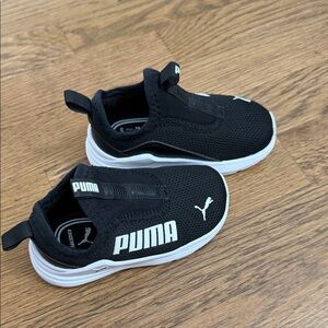 Puma Kids Black and White Slip-On Sneakers NEW 6